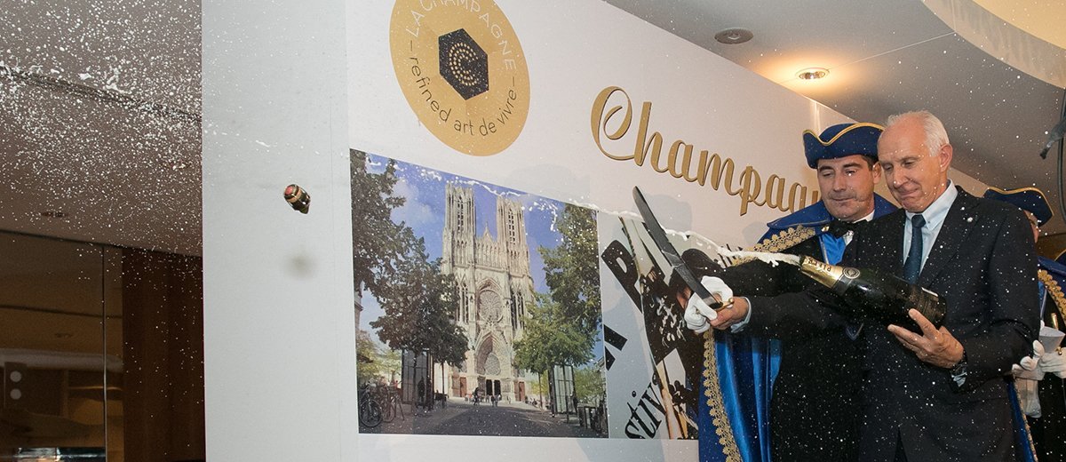 Les Awarded the “Confrerie des Sacres de la Champagne” | Vittoria Coffee